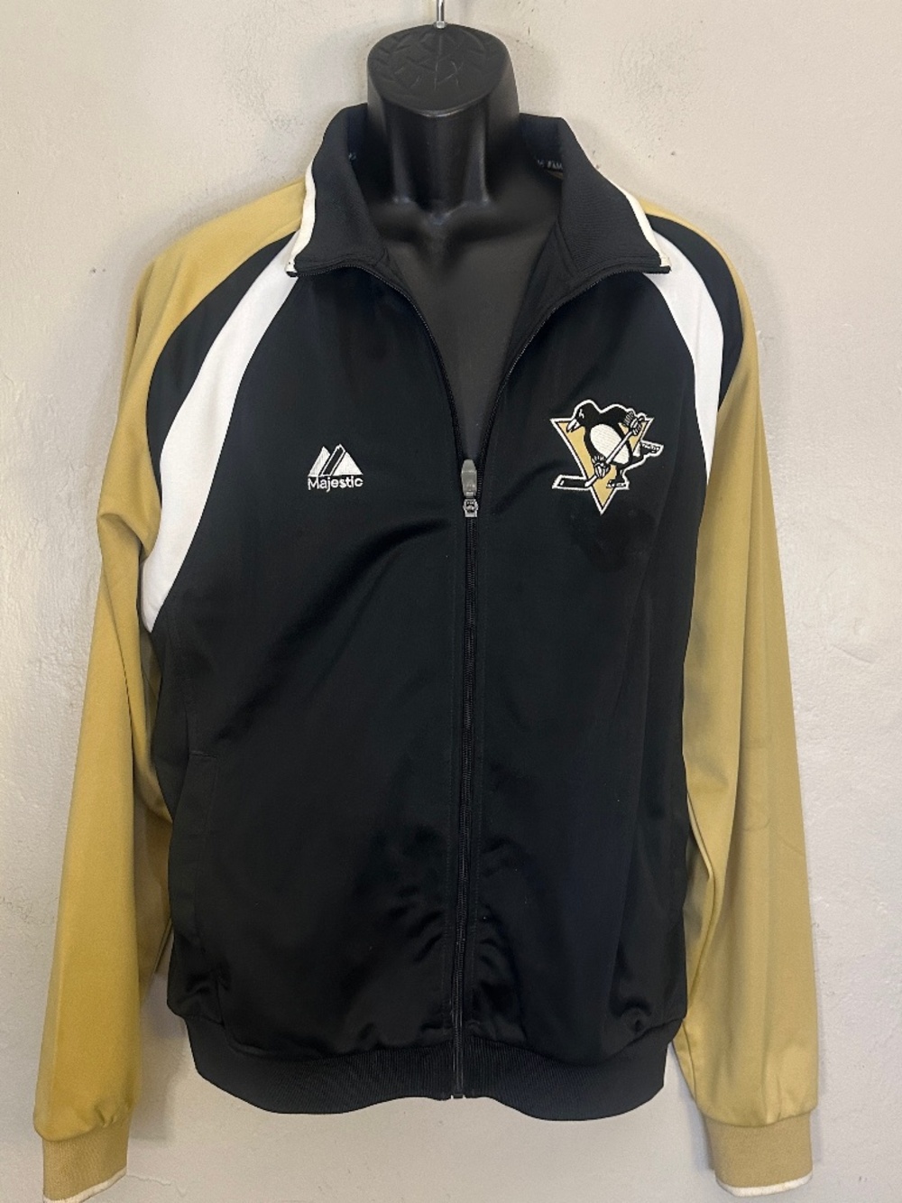Pittsburgh Penguins Embroidered Warmup Jacket Large Gently worn vintage